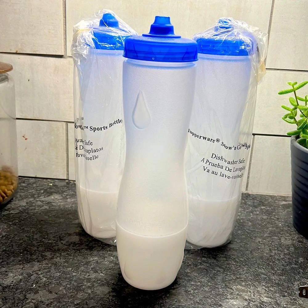 Set of 3 Stow’ n Go Sports bottle Brand new in pkg  perfect lightweight …